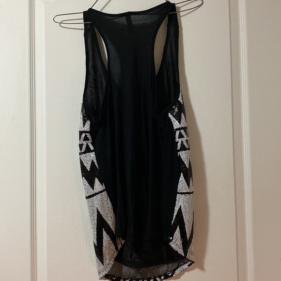 Black and white razorback, sparkly top. - Picture 3 of 4